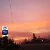 Oakridge Inn & Suites, hotel i Oakridge