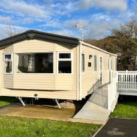 2 Bedroom Caravan CW111, Whitecliff Bay, Bembridge, Isle of Wight