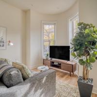 Dupont Circle 1br w wd nr metro station WDC-747