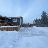 Entire Guest suite & Vacation home in Whitehorse, hotel in Whitehorse