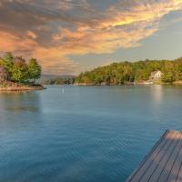 Russell's Fort at White Oak Point: Historical cabin on Lake Lure, luxury, direct lake access!