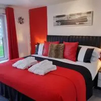 Cadillac Kustomz Guest House، فندق في روثيسي