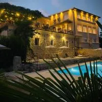 Domaine de la Pinède、オーブナのホテル