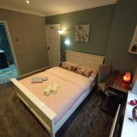 Lovely room with ensuite in a quiet house