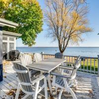 Lakefront Edgerton Cottage with Deck and Grill!