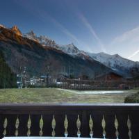 Chalet Ancelles - Les Praz - Golf - Vue Mont-Blanc - Randonnées, hotell i Les Praz, Chamonix-Mont-Blanc