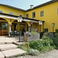 Stiftsgasthof Hochburg, hotel u gradu 'Hochburg-Ach'
