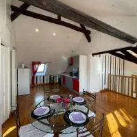 Appart' Privé à Issoudun : Confort et Style، فندق في إيسّودا