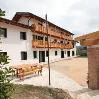 Albergo Diffuso Polcenigo C. Zoldan, отель в городе Polcenigo