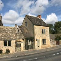 *COTSWOLDS CORNER COTTAGE* Nr Stow-on-the-Wold