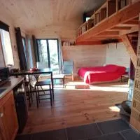 maison dans un écrin de verdure, hotell sihtkohas Saint-Léon-sur-Vézère