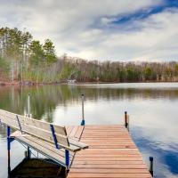 Lakefront Rhinelander Cabin with Dock and Fire Pit!, hotel near Rhinelander-Oneida County - RHI, Rhinelander