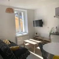 Studio 30m2 3 pers centre village, hotel v destinaci Bessèges
