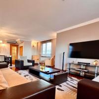 Amazing Luxury 4 BR Apt 200m2 at Fenerbahçe, Best Location, hotel di Fenerbahce, Istanbul