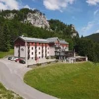 Hotel Malina - Ski & Bike resort, hotel di Ružomberok