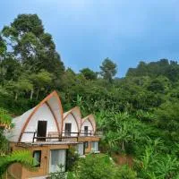 Selayang Olivehill - Kemewahan Glamping di Hutan, hotel en Ciburayut