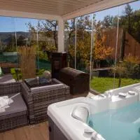 Villa Sumbilla, Modern, with sauna, heated jacuzzi near Tuscany, hotell i Monghidoro
