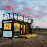 New Starry Night Shipping Container Home, хотел в Алпайн