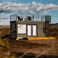 New Cowgirl Shipping Container Home, хотел в Алпайн