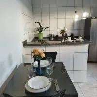 Kitnet 2 - próximo ao centro de Jacareí, hotell i Jacareí