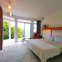 Lonos Circle Ocean View Room: Romblon şehrinde bir otel