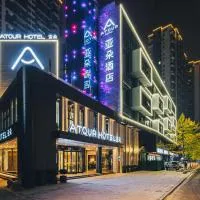 Atour Hotel Huzhou Dongwu، فندق في هوتشو