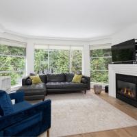 Woodrun Lodge 518 - Contemporary Condo w/ Balcony, Pool, Hot Tub, Gym - Whistler Platinum