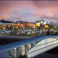 Cozy Cumberland ATL Home w Hot Tub, hotel poblíž Fulton County (Brown Field) - FTY, Atlanta