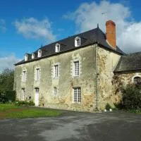 Les Grands-Aulnais, hotell i Cossé-le-Vivien