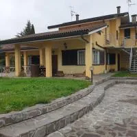 Casa Vacanze Alice e Arianna โรงแรมในไคโร มอนเตนอตเต