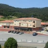 Hostal Baviera, hotel i Pesués