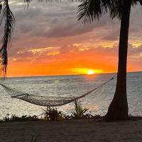 Mai Sunset Island Resort, hotel Naviti szigetén