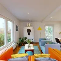 The Tile House - 2 bedroom property just south of Brussels، فندق في Sint-Genesius-Rode