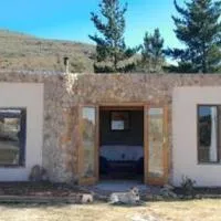 Peaceful Farm cottage, organic, lovely views., hotel u gradu 'Joubertina'