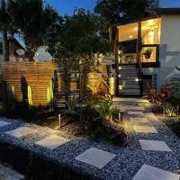Shares Courtyard Luxury Apt - NEW!, hotel Rockledge-ben