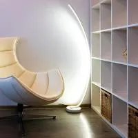 Thome White Flat Smart Budget City Stay，克盧日納波卡的飯店