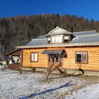 Viesnīca Садиба у Курила з сауною та чаном на дровах pilsētā Shepot