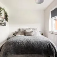 BYRON SQUARE COTTAGE, hotel u gradu Hucknall