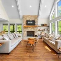 River Edge Chalet, hotel a Dahlonega