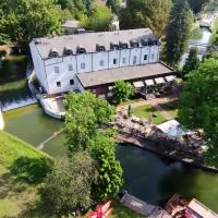 Seehotel Zum Löwen, Hotel in Strasen