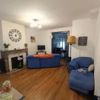 Appartement au charme authentique, готель у місті Mirecourt