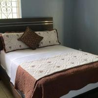 1 Cozy Bedroom Apartment, hotel near Tinson Pen Airport - KTP, Kingston