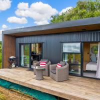 Kūkū Kabin - Waimate North Eco Holiday Cabin: Kerikeri, Kaikohe Havaalanı - KKO yakınında bir otel