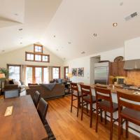 Christiana Lodge Unit 201C, Light-filled luxury condo with views of Aspen Mountain