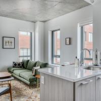 Kendall Square 2br w gym near shops dining BOS-974, hotel in Kendall Square, Cambridge