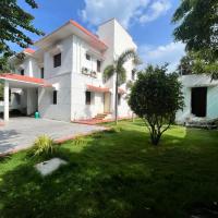 Royal Experiences Pearl House 6 Bed Room Villa with Private Pool, Panayur