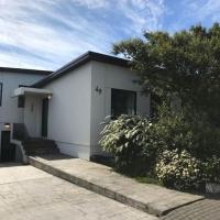 Excellent location in Keflavík at Faxabraut 49., hotel cerca de Aeropuerto de Reikiavik-Keflavik - KEF, Keflavík
