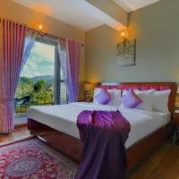 SaffronStays Edelweiss Bluebell House - 3BR English home with Himalayan peak views, bonfire & reading nook, hotelli kohteessa Rānīkhet