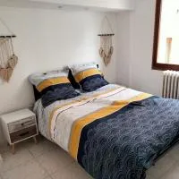 LE VILLAGE DU PARC, hotel u gradu Aigre
