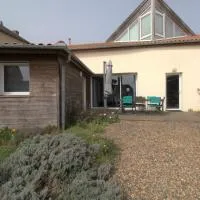 Gîte charmant avec jardin au cœur du vignoble du Layon, proche Saumur, 9 couchages, vélos inclus - FR-1-622-19, hotell i Aubigné